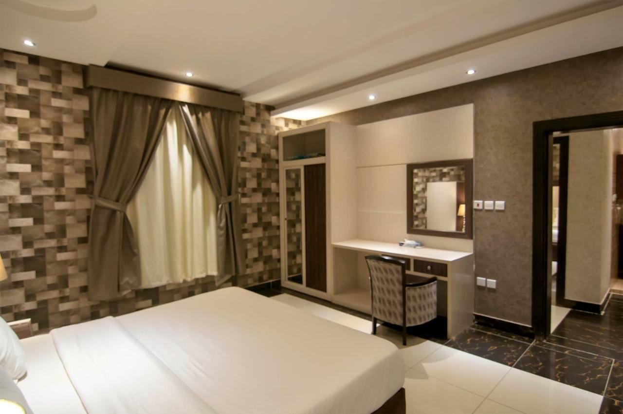 Elite Suites Hotel - Al Muruj Эр-Рияд Экстерьер фото